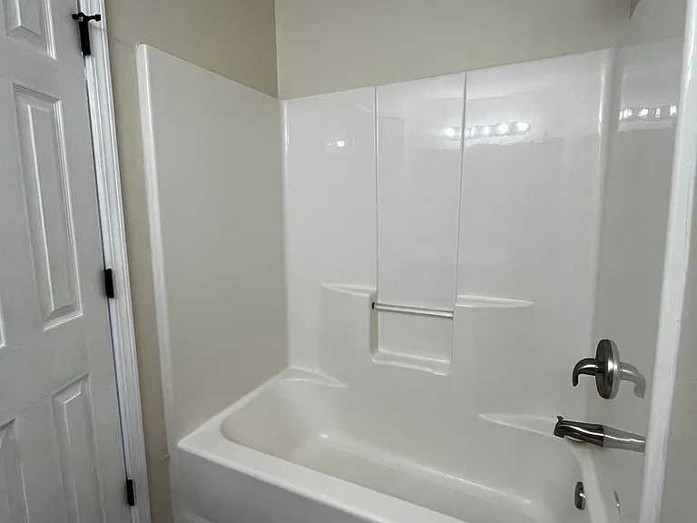 318 Chadwyck Cir — Photo 14