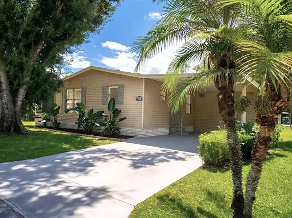 316 S Edgewater Dr, Plant City, FL 33565