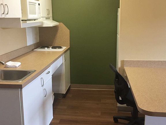 2nd image of 1075 E Lake St #Studioa