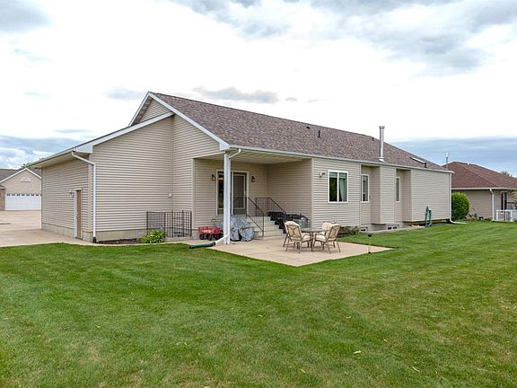 5th image of 4025 Maryhill Dr