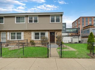 2469 N Linden Pl, Chicago, IL 60647