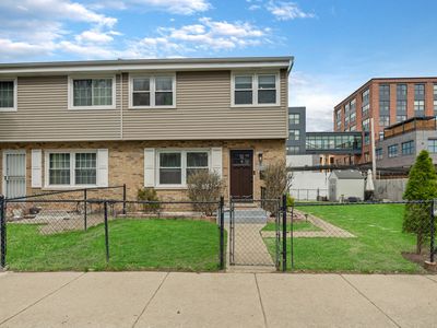 2469 N Linden Pl, Chicago, IL, 60647