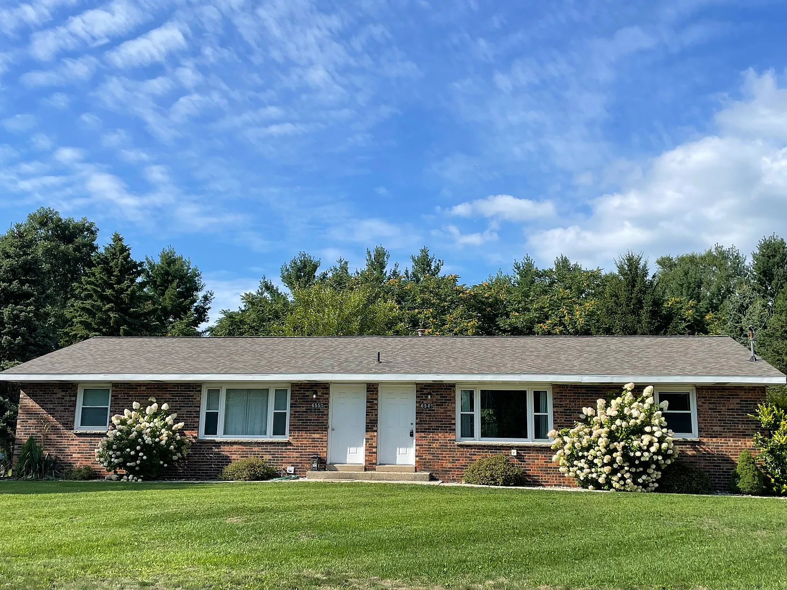 2 bed, 850 sqft, $1,500 — Photo 1