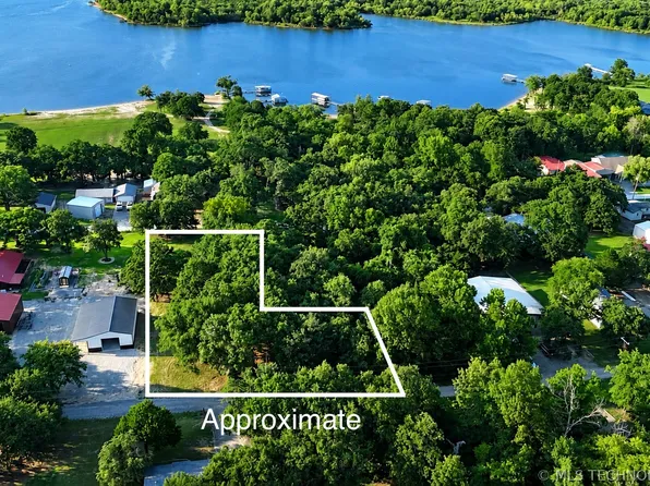 2 E 1166th Rd, Eufaula, OK 74432
