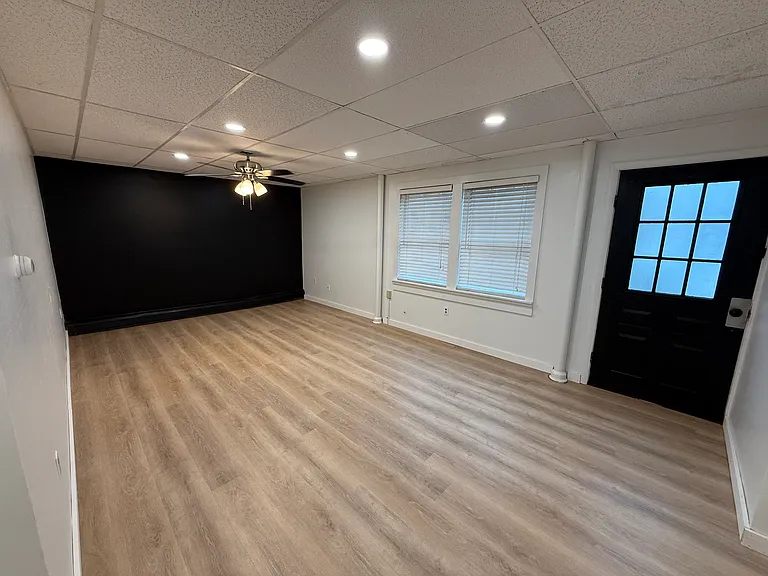 400 N Main St #7 — Photo 4
