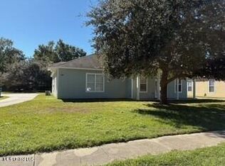 114 Earle Taylor Ln, Ocean Springs, MS 39564