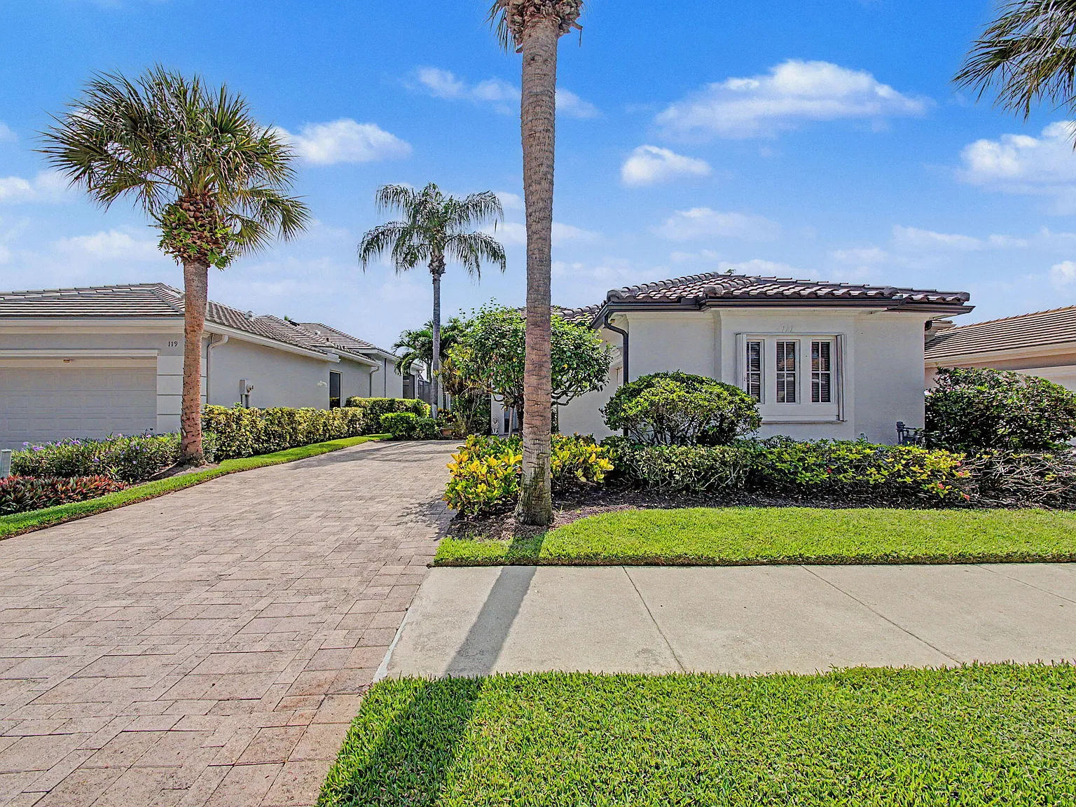 3 bed, 3.0 bath, 2890 sqft, $20,000 — Photo 4