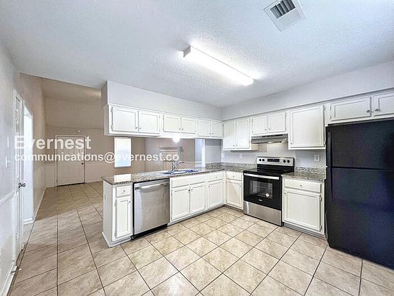 3rd image of 5880 Waverly Dr