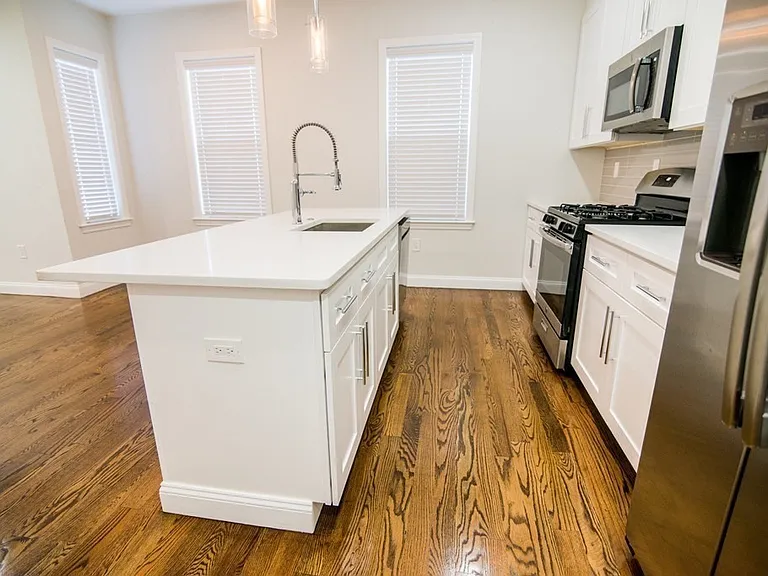 757 Washington St #1 — Photo 3