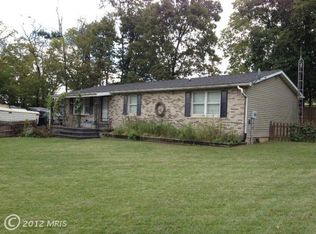 86 Homewood Ave, Falling Waters, WV 25419