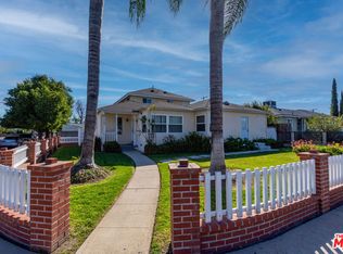 17900 Vanowen St, Reseda, CA 91335