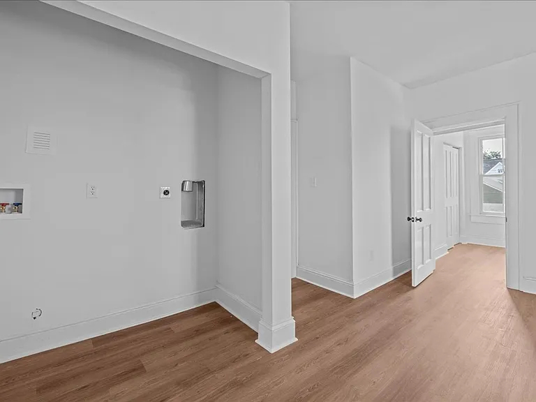 258 Maryland Ave — Photo 33