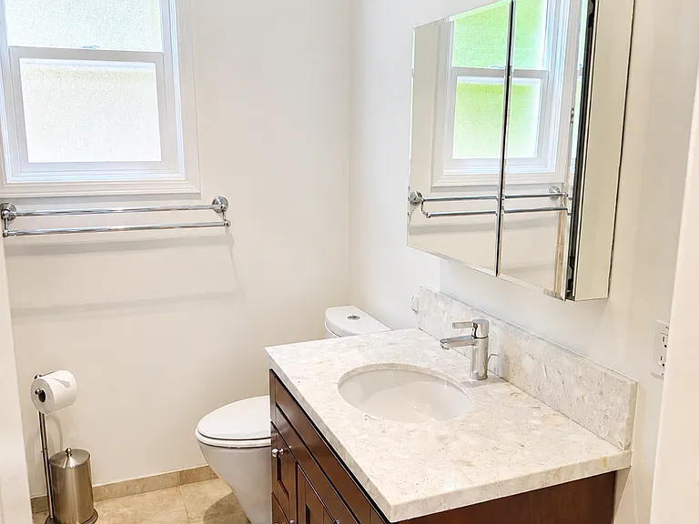 1172 Clayton St — Photo 8