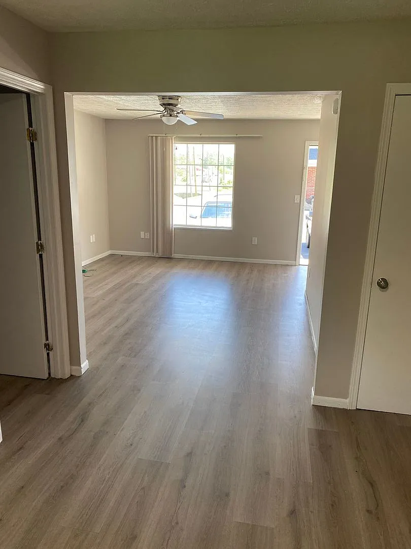 Baker Apartments — Photo 4