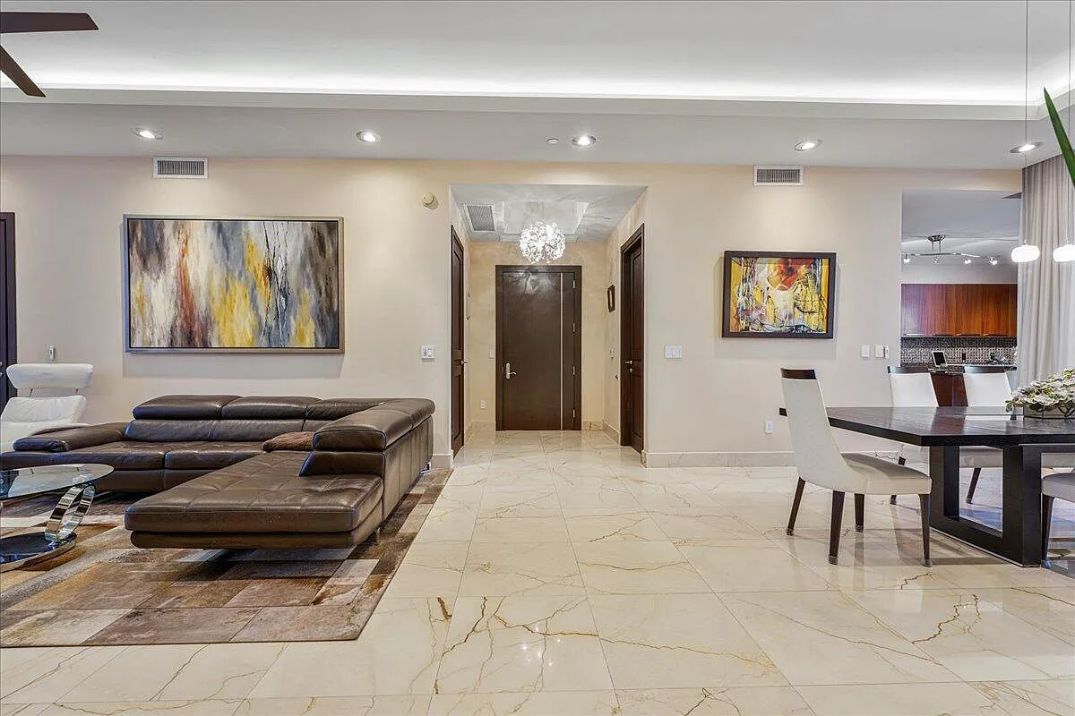 Building Photo - 15901 Collins Ave #3804