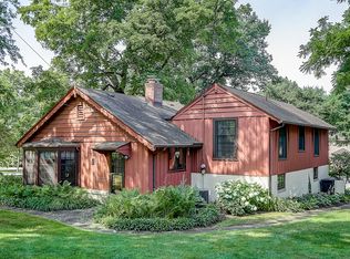 9332 W Dosie Ave, Greenfield, WI 53228