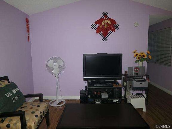 4th image of 1650 Club Dr