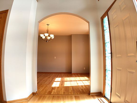 4th image of 10583 Noble Cir N