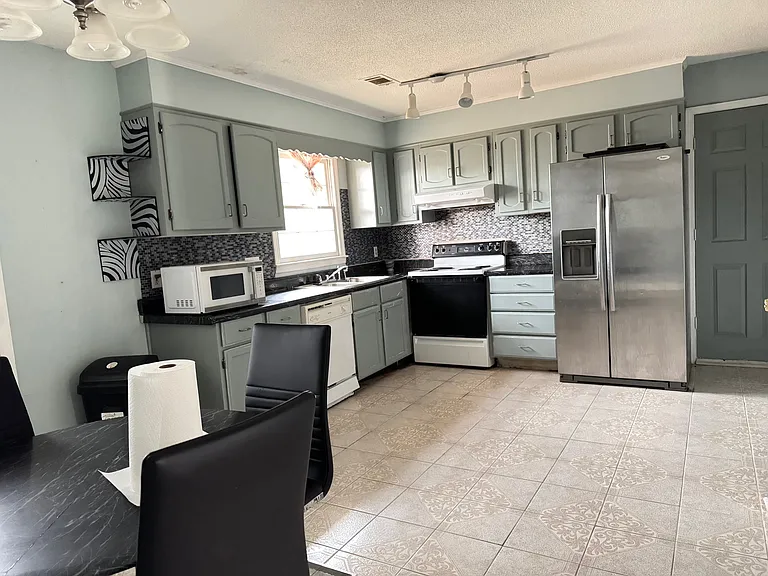 8027 Country Oaks Rd — Photo 12
