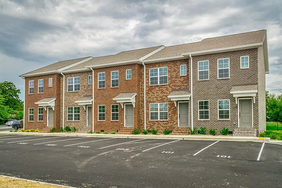 131 Edgington Dr #131