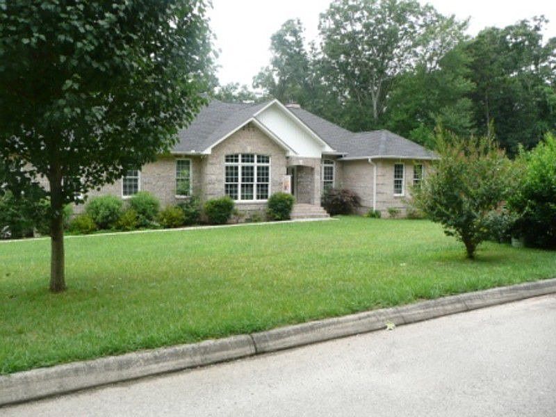 1st image of 178 Cabot Ln