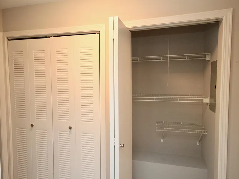 617 W Drummond Pl #3CE — Photo 17