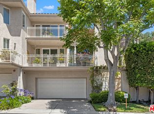 682 Palisades Dr, Pacific Palisades, CA 90272