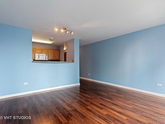 3rd image of 345 N La Salle Dr APT 3004