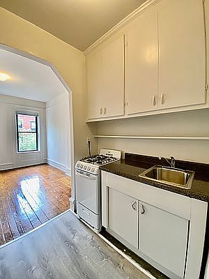 4th image of 36 Willow Pl #6