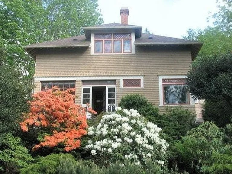 910 N Garden St — Photo 2