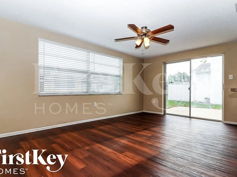 7124 Cay Dr — Photo 8