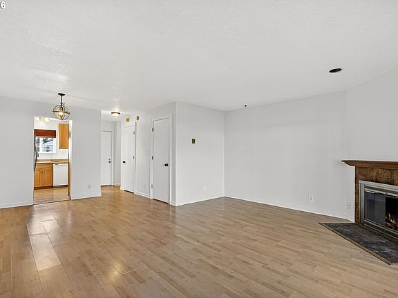4th image of 312 NE 103rd St