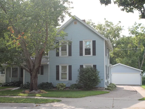 235 S Stewart St, Geneseo, IL 61254