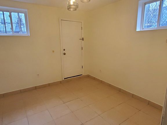 3rd image of 625 Bramhall Ave #B1e