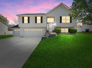 214 Split Rail Dr, Wentzville, MO 63385