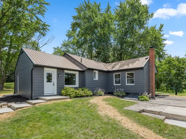 1865 Faircrest St SE, Canton, OH 44707