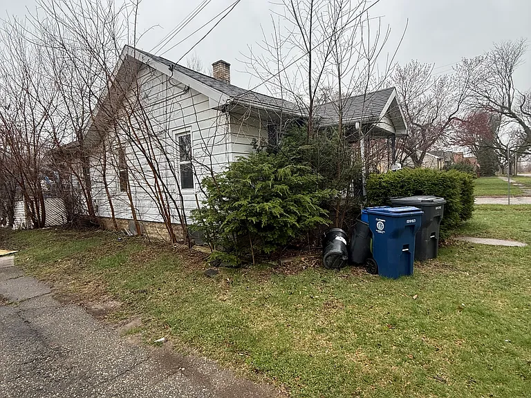 2433 Pennsylvania Ave — Photo 16