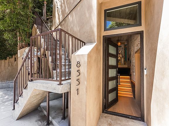 3rd image of 8551 Wonderland Ave #1