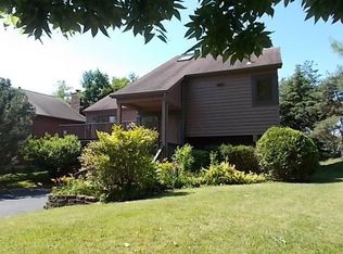 321 Lakeside Dr, Westerville, OH 43081