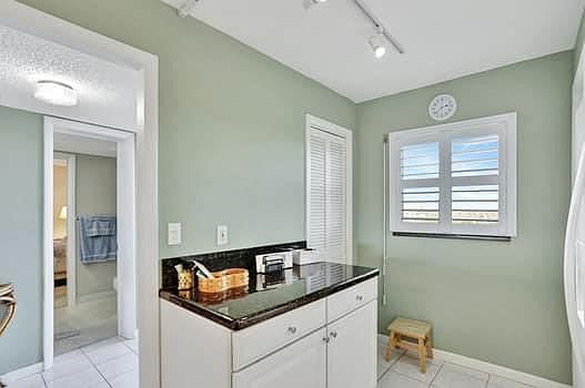5th image of 1523 E Hillsboro Boulevard #636