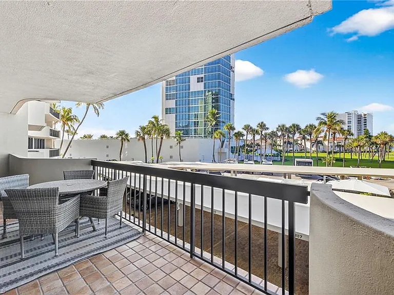 4001 Gulf Shore Blvd N #105 — Photo 20
