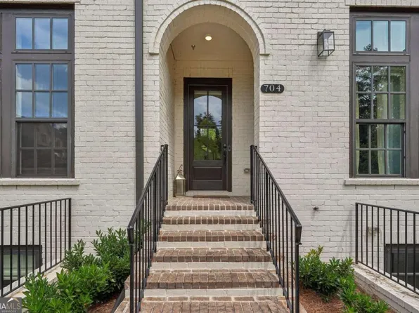 704 Opera Ln, Alpharetta, GA 30009