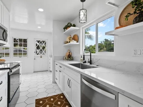 4055 Bernice Dr, San Diego, CA 92107