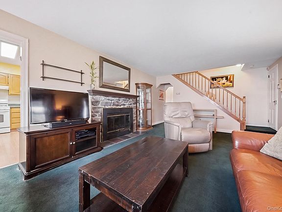 4th image of 2906 Court Street