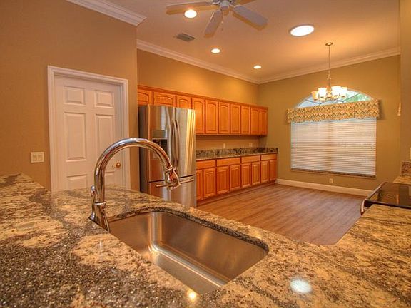 5th image of 1281 Oak Forest Dr