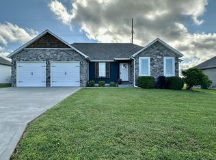 923 Riverview Rd, Marshfield, MO 65706