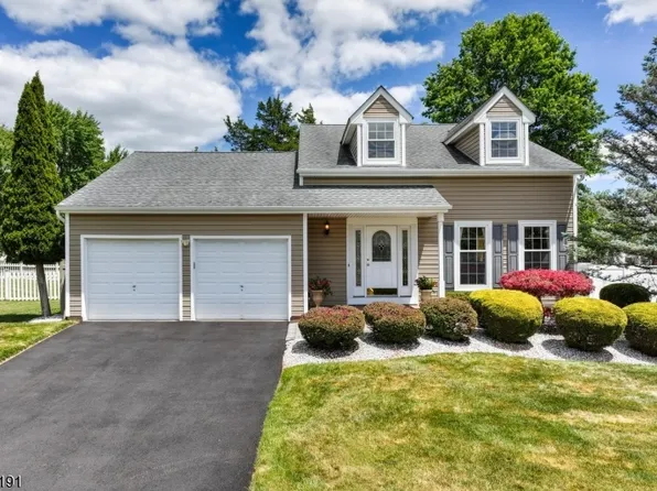 4 Dakota Trl, Branchburg Twp., NJ 08876
