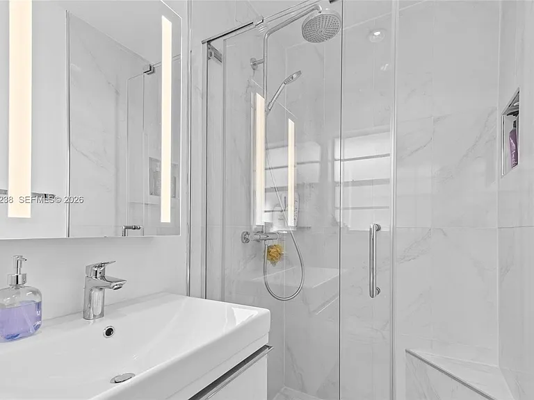 2207 NE 16th Ave — Photo 40