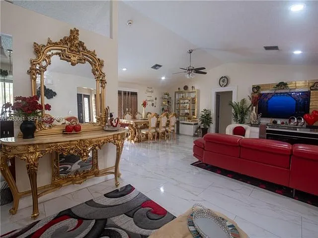 8521 NW 53rd St — Photo 9