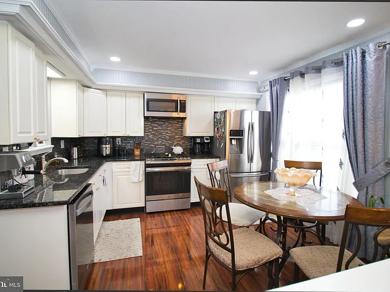 4590 Louise Saint Claire Dr — Photo 7